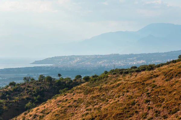 Côte de Cosenza vue d'été, Italie — Photo