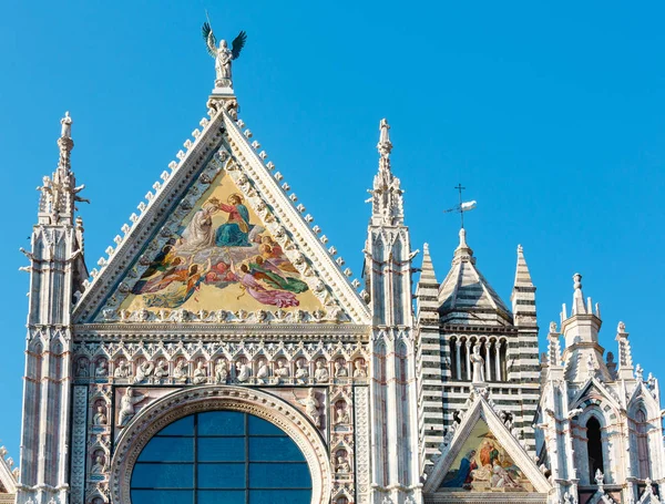 Katedra w Sienie elewacji, Toskania, Włochy — Zdjęcie stockowe