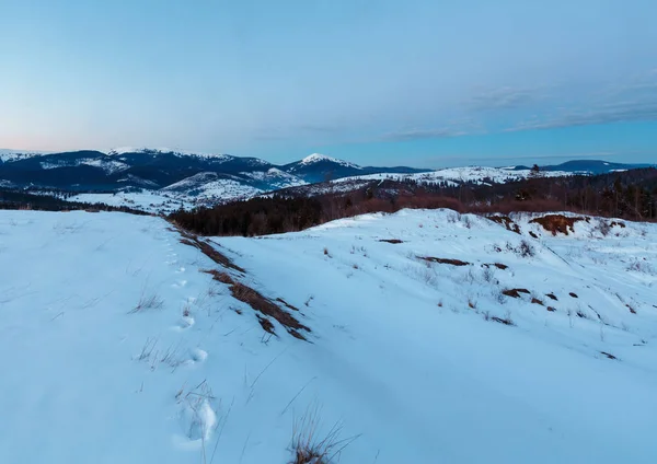 Noite crepúsculo inverno montanha panorama — Fotografia de Stock