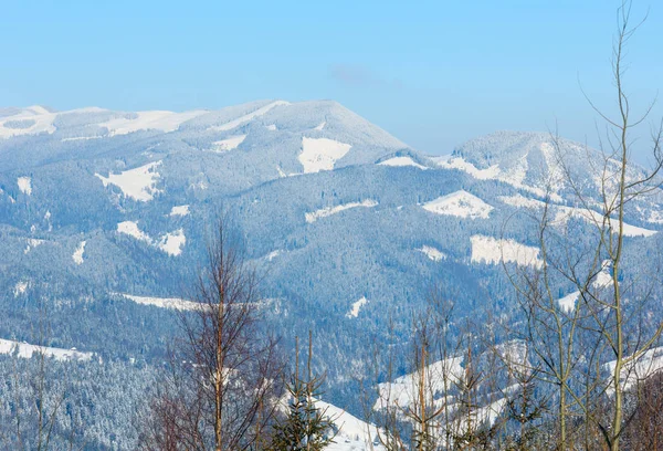 Matin d'hiver montagnes des Carpates, Ukraine — Photo