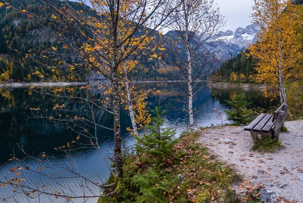 Gosauseen or Vorderer Gosausee lake, Upper Austria. Autumn Alps — Stock Photo, Image