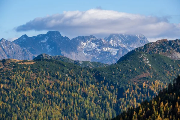 Ruhigen Herbst Alpen Bergblick. reiteralm, steiermark, austr. — Stockfoto
