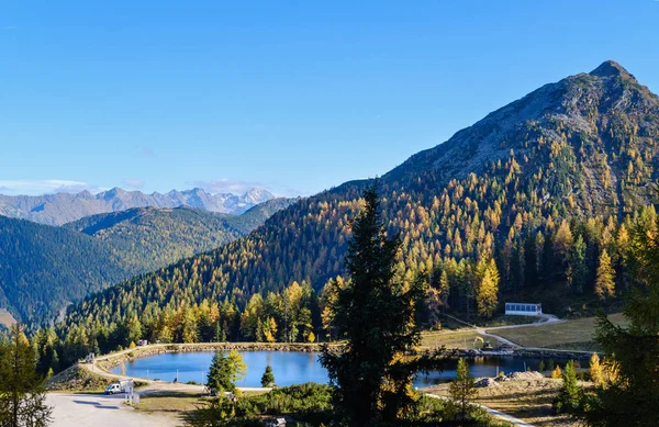 Klidný podzimní Alpy pohled na hory. Reiteralm, Steiermark, Austr — Stock fotografie