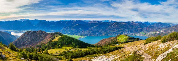 Malerische herbstliche Alpen Bergseen Blick vom Schafberg-Aussichtspunkt — Stockfoto