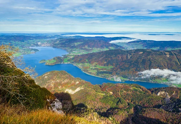 Malownicze jesienne Alpy widok na jeziora górskie z widoku Schafberg — Zdjęcie stockowe