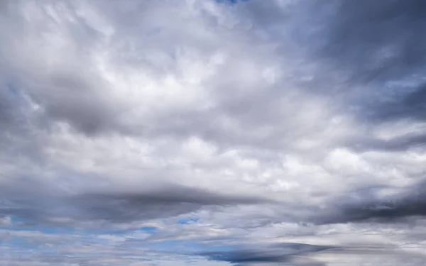 云彩的天空背景 — 图库照片