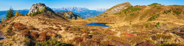 Φθινόπωρο αλπικό Kleiner Paarsee ή λίμνη Paarseen, Land Salzburg, A — Φωτογραφία Αρχείου