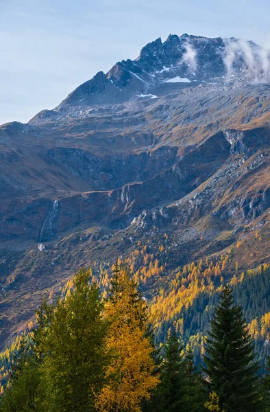 Autumn Alps mountain evening view from Felbertauernstrasse path, — Stok fotoğraf