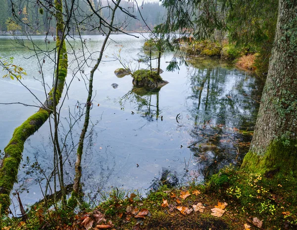 Mountain alpine autumn lake Hintersee, Berchtesgaden national pa — ストック写真