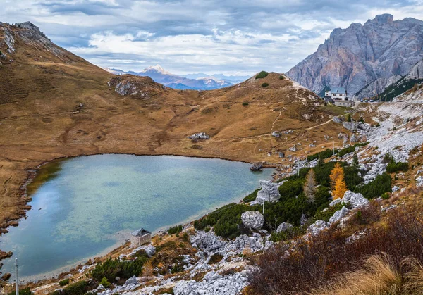 Overcast morning autumn alpine Dolomites mountain scene. Peacefu — Stock Photo, Image