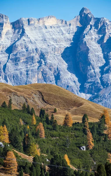 Autumn alpine Dolomites rocky  mountain scene, Sudtirol, Italy. — ストック写真