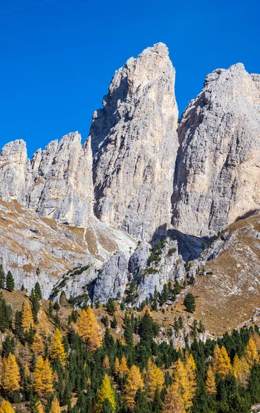 Autumn alpine Dolomites rocky  mountain scene, Sudtirol, Italy. — ストック写真