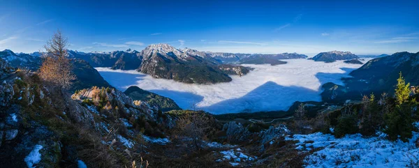 Autumn Alps mountain misty morning view from Jenner Viewing Plat — ストック写真