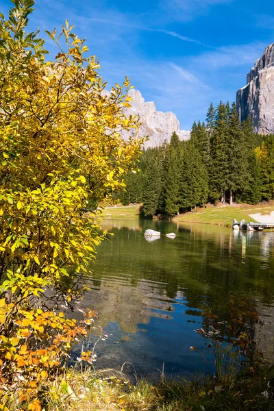 Outono Dolomitas Alpinas Cena Montanha Lago Sudtirol Itália Vista Pacífica — Fotografia de Stock