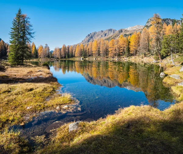 Autumn Alpine Mountain Lake San Pellegrino Pass Trentino Dolomites Alps — 图库照片