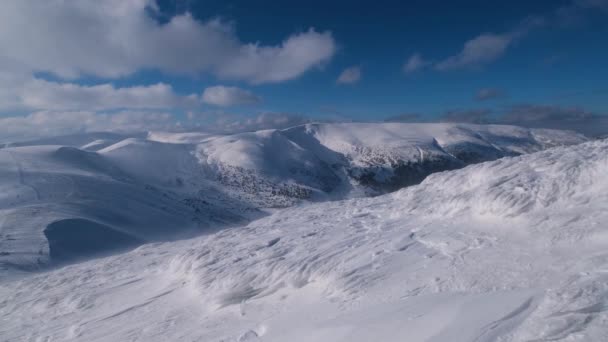 Dağ Bulutlu Rüzgarlı Bir Manzara Kayak Merkezi Dragobrat Karpat Dağları — Stok video