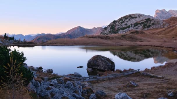 Early Morning Autumn Alpine Dolomites Mountain Scene Peaceful Valparola Path — Stockvideo