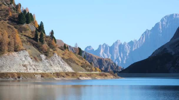 意大利特伦蒂诺的费迪亚高山湖泊与山口 白云岩阿尔卑斯山 风景秀丽的旅游 季节和自然美景概念风景 — 图库视频影像