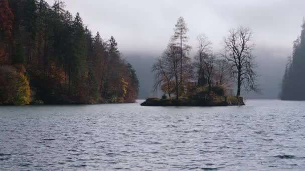 Horské Podzimní Mlhavé Ranní Jezero Konigssee Schonau Konigssee Národní Park — Stock video