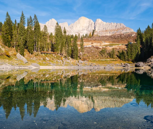 Sunny Colorful Autumn Alpine Dolomites Mountain Scene Sudtirol Italy Karersee — Stock Photo, Image