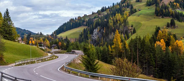 Słoneczna Kolorowa Jesienna Scena Górska Dolomitów Skalistych Sudtirol Włochy Spokojny — Zdjęcie stockowe