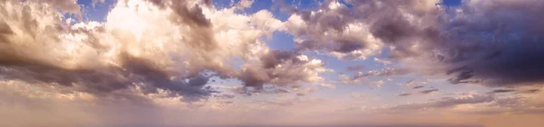 Sommar Solnedgång Himmel Panorama Med Moln Sommar Kväll Molnscape Bakgrund — Stockfoto