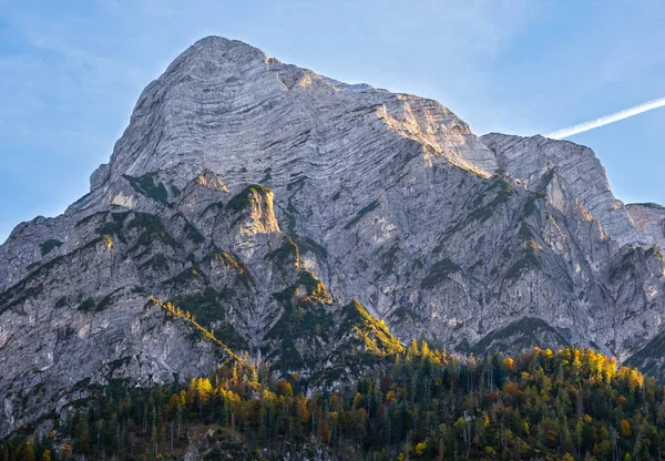 Bunte Herbstabend Alpenrock Szene Blick Vom Wanderweg Almsee Oberösterreich — Stockfoto