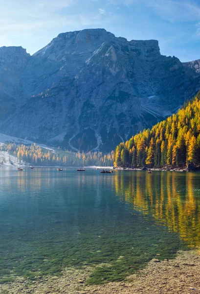 Otoño Tranquilo Lago Alpino Braies Pragser Wildsee Tirol Del Sur —  Fotos de Stock