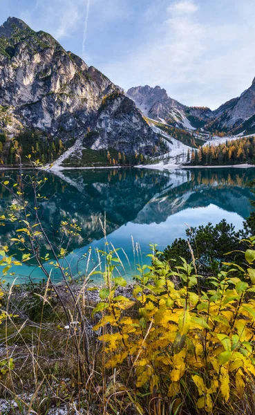 Autunno Tranquillo Lago Alpino Braies Pragser Wildsee Parco Nazionale Fanes — Foto Stock