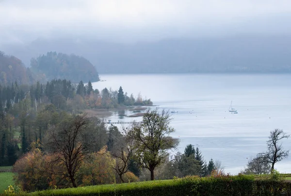 Otoño Alpes Montaña Lago Mondsee Niebla Vista Desde Autopista Raststation — Foto de Stock