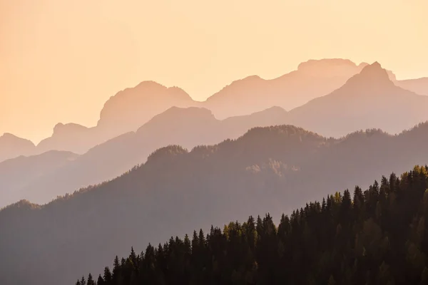 Βράδυ Dolomite Κορυφές Βουνών Σιλουέτες Ειρηνική Θέα Από Giau Pass — Φωτογραφία Αρχείου