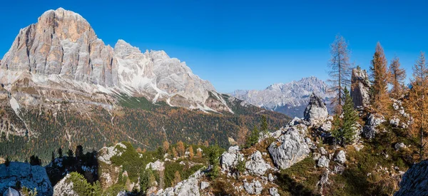 Soleado Pintoresco Otoño Alpino Dolomitas Vista Montaña Rocosa Desde Ruta —  Fotos de Stock