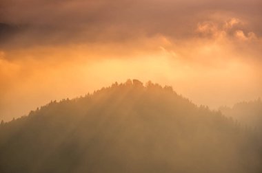 Berchtesgadener Toprakları ve Watzmann silueti parçaları Marxenhohe 'un bakış açısına göre bulutlu, Bavyera öncesi, Almanya