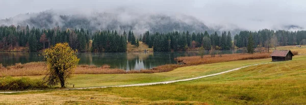 Lago Alpino Geroldee Wagenbruchsee Baviera Alemania Otoño Nublado Niebla Día — Foto de Stock