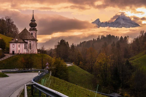 Bedeckter Herbstmorgen Bayern Mit Der Berühmten Wallfahrtskirche Maria Gern Erbaut — Stockfoto