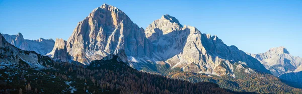 Dolomitas Italianas Montaña Tranquila Vista Tarde Soleada Desde Giau Pass —  Fotos de Stock