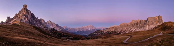 Итальянские Доломиты Перед Скалой Гусела Тихая Вечерняя Закатная Панорама Перевала — стоковое фото