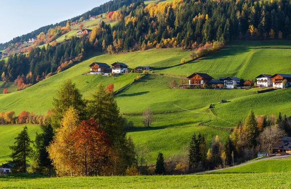 Podzim Santa Magdalena Slavná Itálie Dolomity Horské Vesnice Okolí Kopců — Stock fotografie