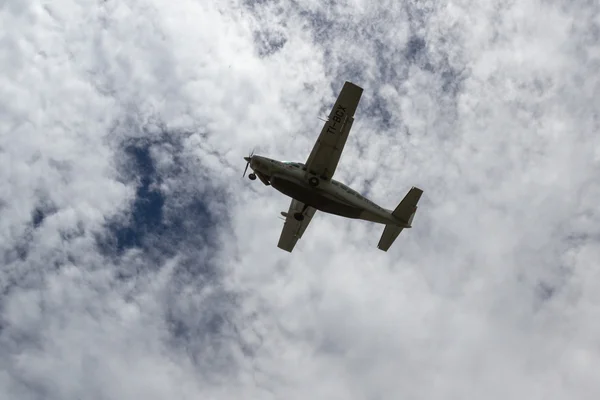 Pesawat kecil di udara — Stok Foto