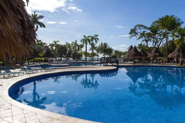 Mooie Hotel zwembad — Stockfoto