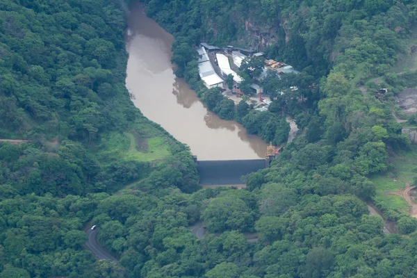 Aufgestauter Fluss in Costa Rica — Stockfoto
