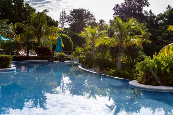 Hotel piscina — Foto de Stock