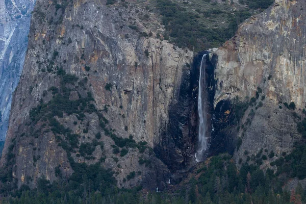 Bridal veil falls win Yosemite — Stock Photo, Image