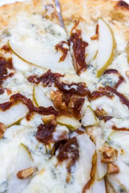armut gorgonzola pizza incir ile 