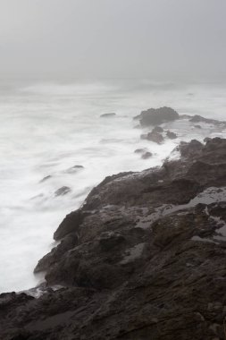 ipeksi dalgalar kayalar çökmesini 