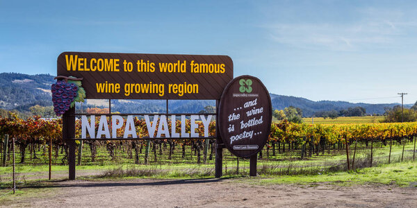 Napa Valley welcome sign 