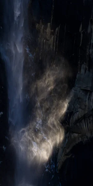 Bridal Veil waterfall in Yosemite — Stock Photo, Image