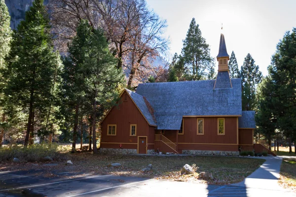 Kleine Kapelle im Yosemite — Stockfoto