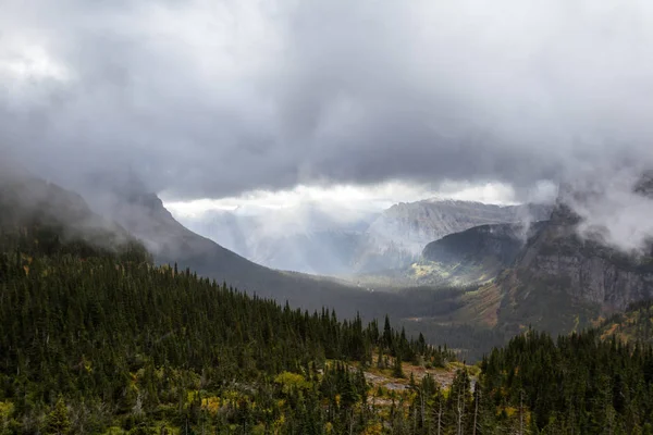 Paisaje terrestre de montaña de otoño —  Fotos de Stock