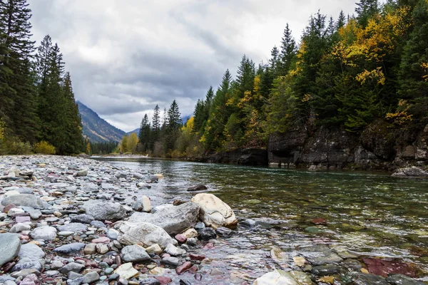 Fluxo fluvial glaciar intocado — Fotografia de Stock